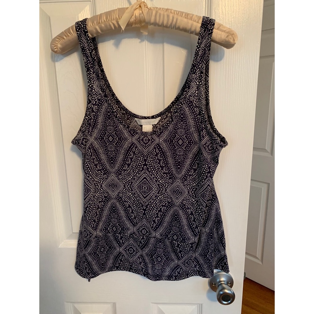 Patterned navy and white tank top